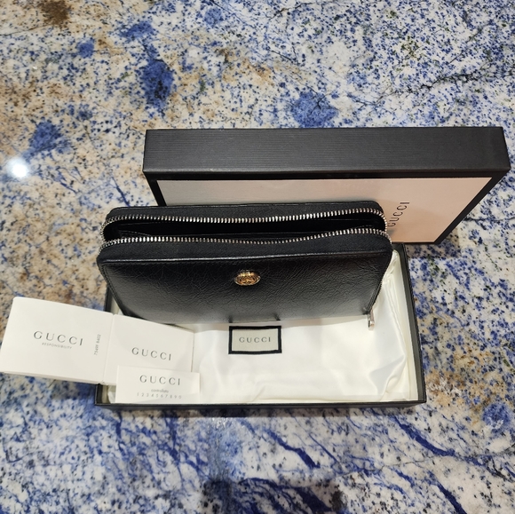 Gucci Morpheus Zip Around Wallet - Picture 8 of 8